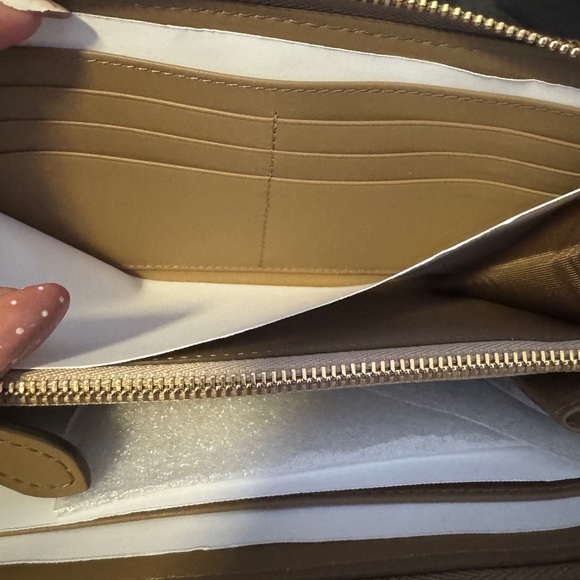 Burberry Large Zip-Around House Check Wallet - Italian Made | NWT - Picture 4 of 5